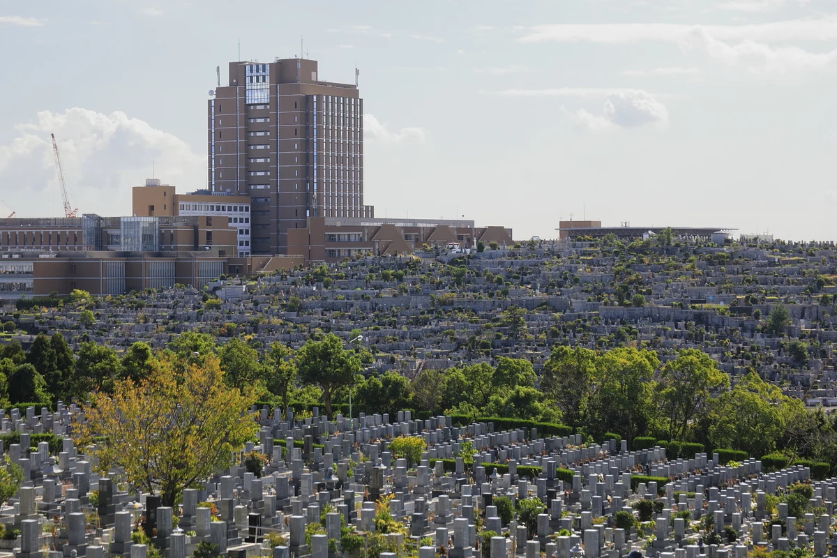 名古屋市天白区・八事霊園と東八事霊園を望む。2021年10月14日撮影