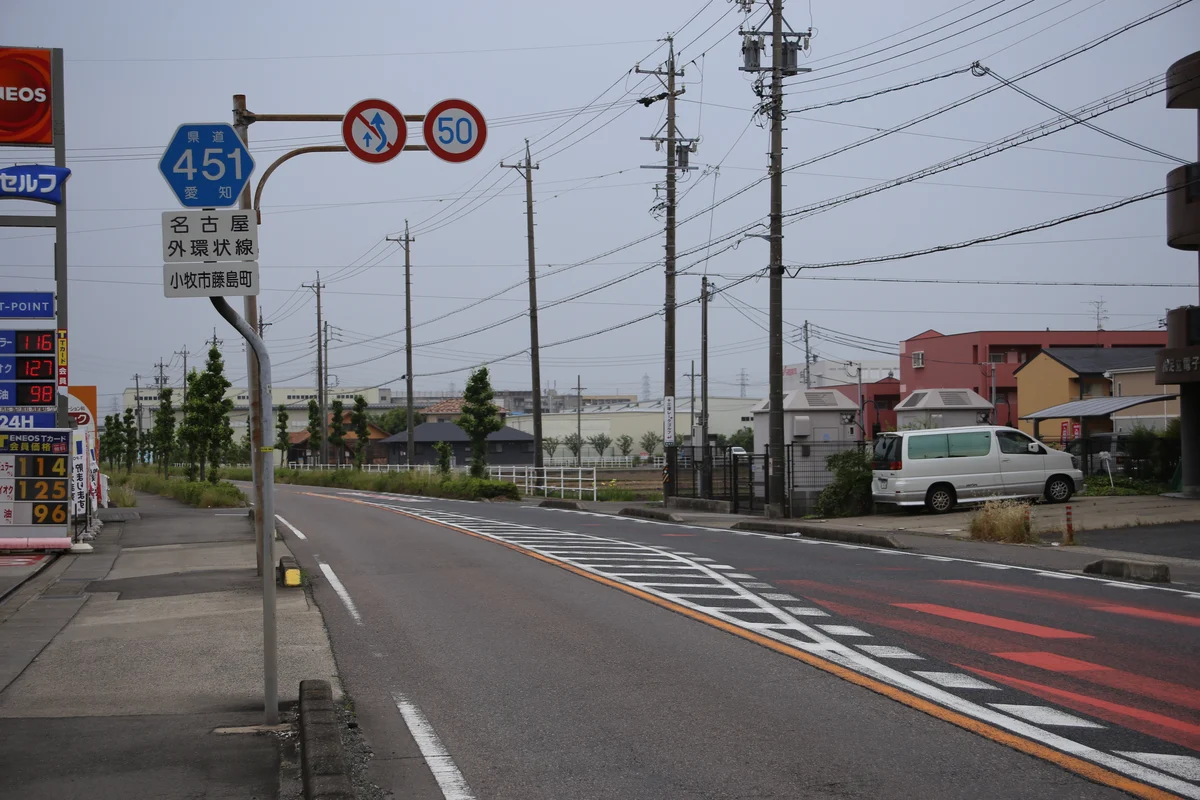 小牧市藤島町・県道451号。2016年5月28日撮影